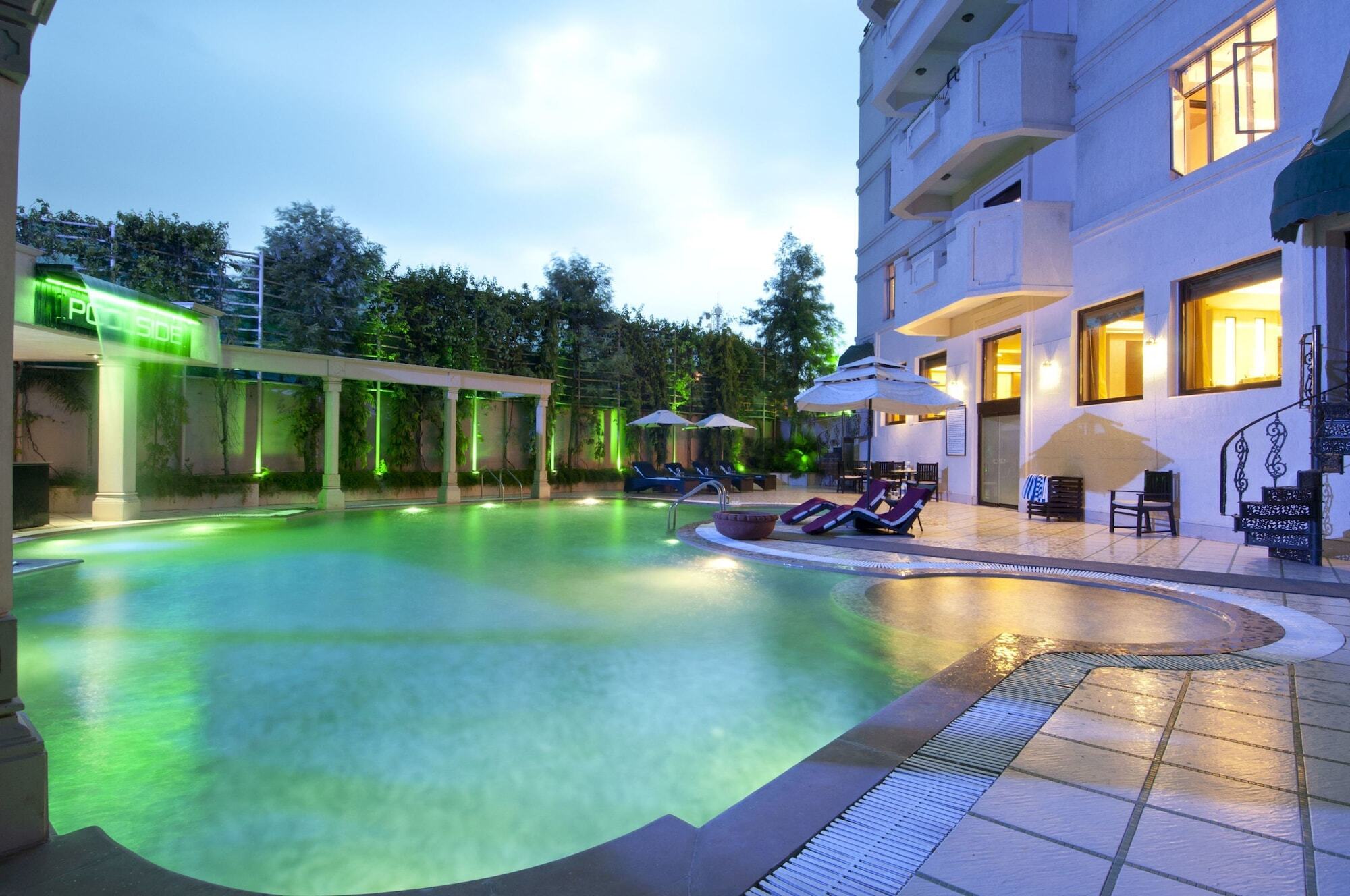 Howard Plaza The Fern, Agra Exterior foto