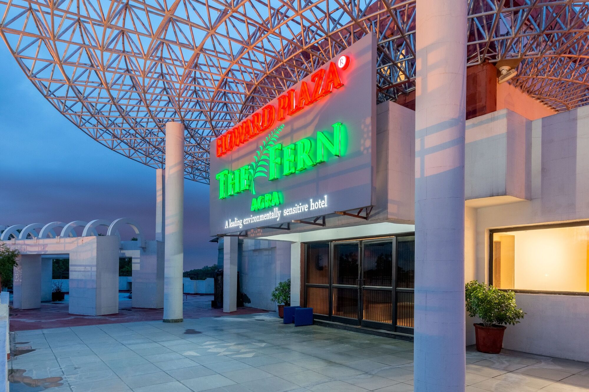 Howard Plaza The Fern, Agra Exterior foto